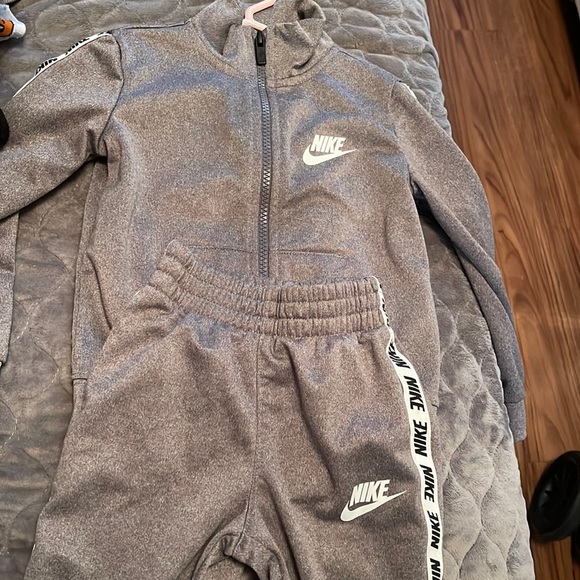 Nike 2t tracksuit - Picture 1 of 1